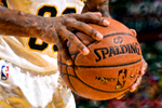 NBA季后赛篮球特写，球员准备投篮
